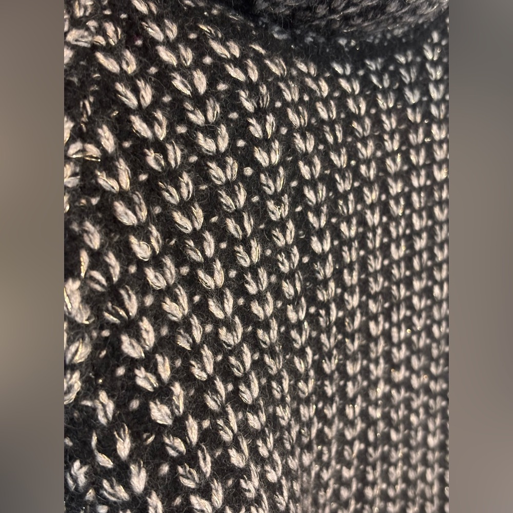 Metallic Thread Chunky Knit Sweater - Picture 6 of 7